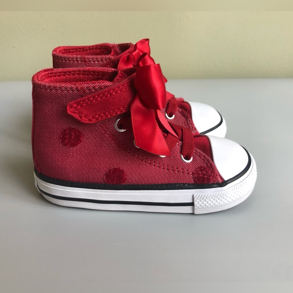 Converse Chuck Taylor All Star Bow Easy On High Top Sneaker Size: US Toddler 6C